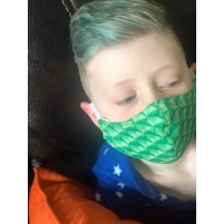 green triangles mask